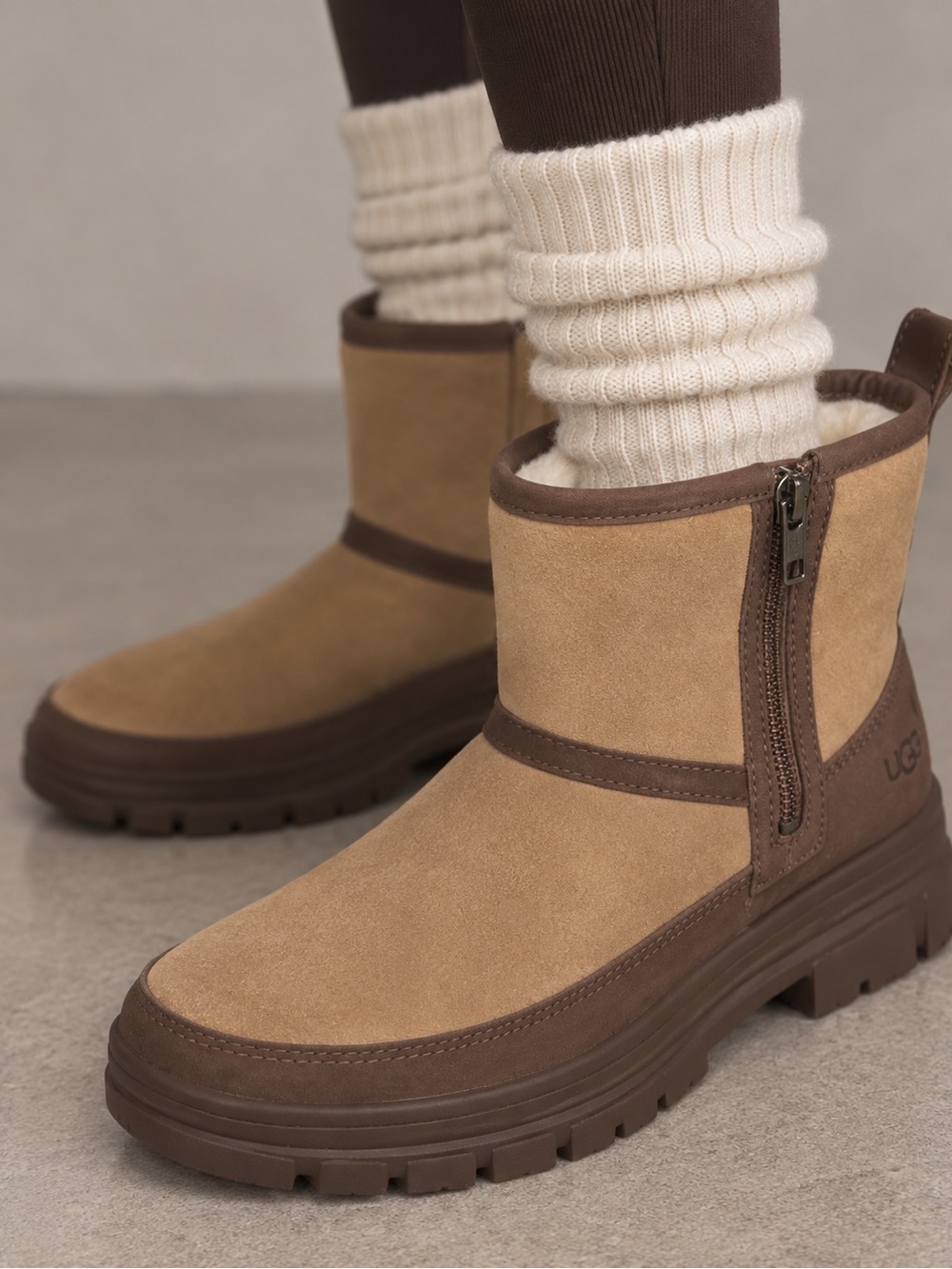 UGG Ashton Zip Waterproof Platform Lug Sole Boots Chestnut Tan Size 9